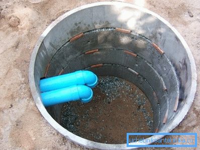 Groapa cu canale și drenaj în partea de jos