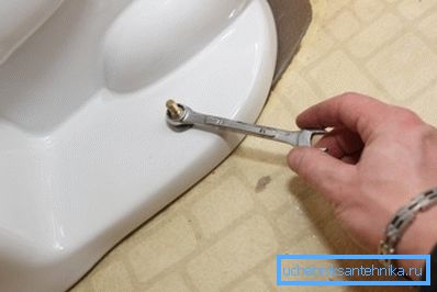 Strângerea șuruburilor Strângerea șuruburilor